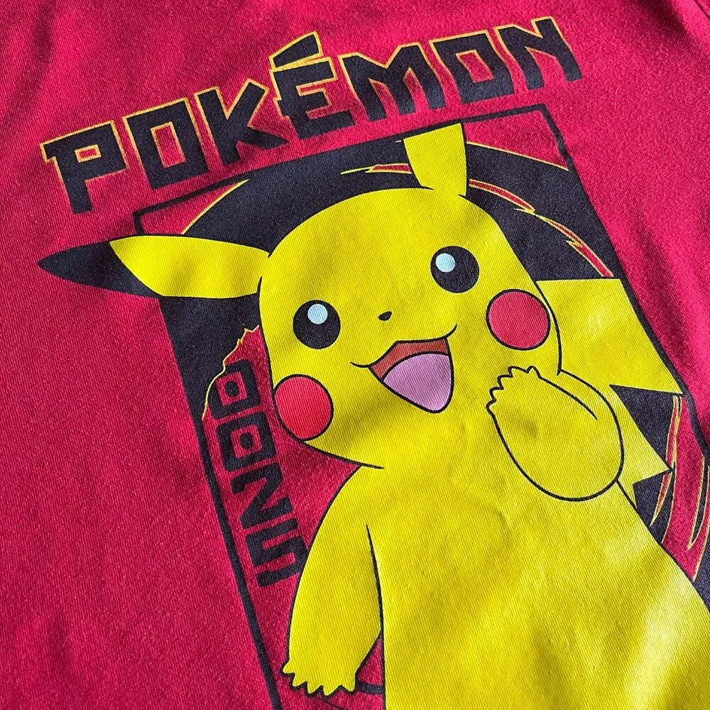 Old Navy Pikachu tee M 8